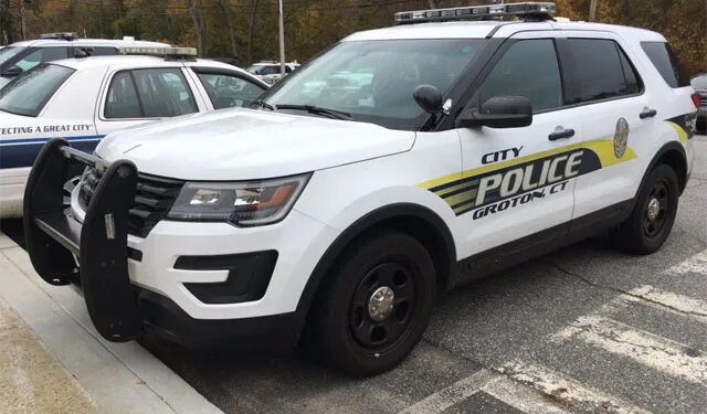 Groton police searching for 2 suspects in area of Pine Island Marina