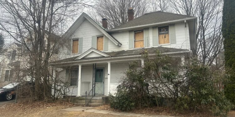 State seeks to dismiss claim against DCF in Waterbury captivity case