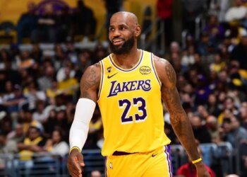 LeBron James heading to Philadelphia, joining Sixers on two-year deal