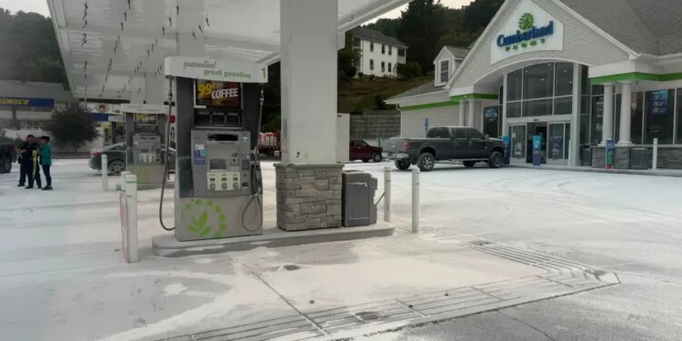 Naugatuck Cumberland Farms closes after fire suppression system accidentally goes off