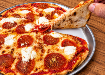 CT Pizza Trail Top 100: Julio's Wood Fired Pizza & Grill Turns 30 in Southbury