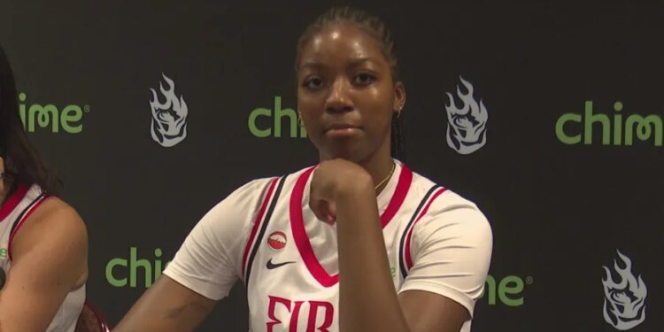 Serah Williams latest former UConn star to return to Connecticut
