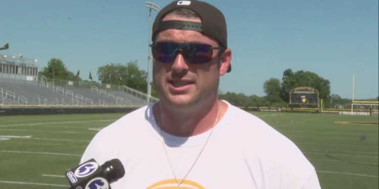 Super Bowl champion Jack Driscoll hosts free football camp in Madison