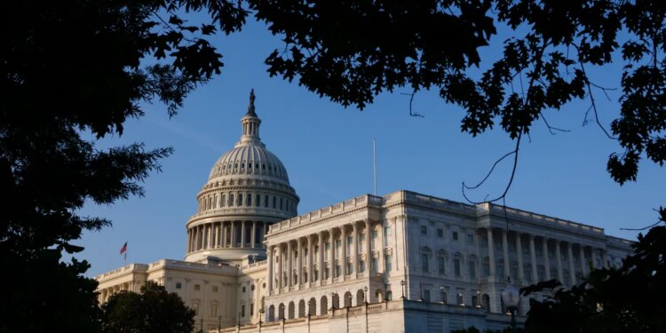 Bill to make daylight saving time permanent passes in U.S. House