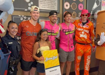 Connecticut teen with rare blood disorder surprised with Banana Ball tickets