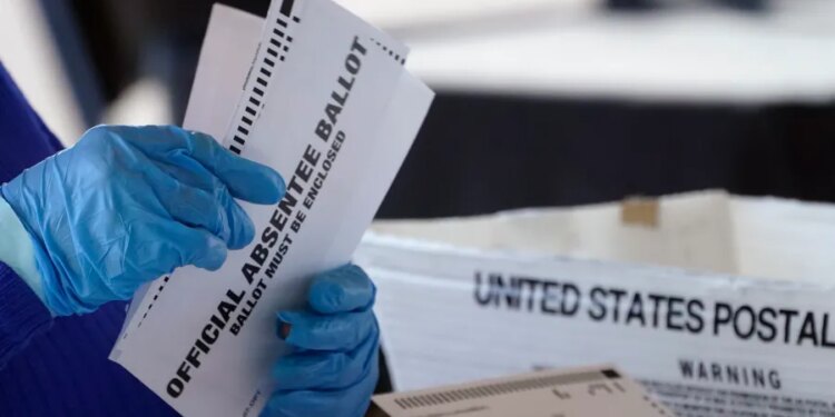 2 Bridgeport Democrats reject plea deals in absentee ballot fraud cases