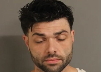 3 arrested after standoff at Trumbull hotel