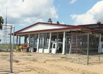 Couples left scrambling for new wedding venue after storms leave Lighthouse Point Park damaged