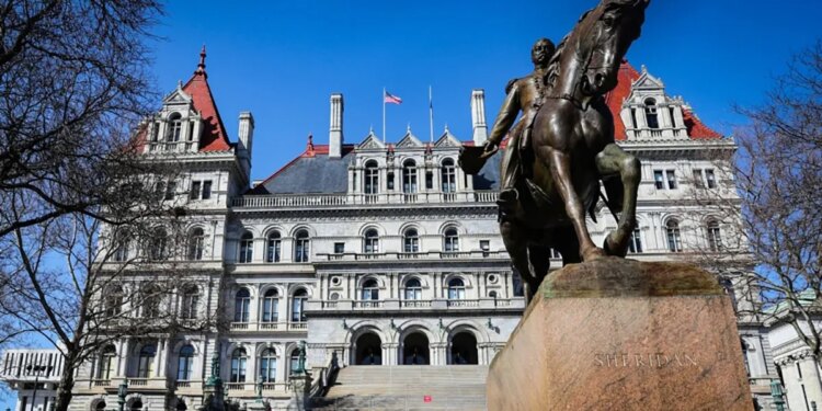 FBI thwarts alleged ISIS-inspired plot to bomb New York Capitol building