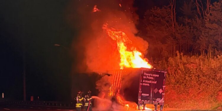 Tractor-trailer fire on I-84 Eastbound in Southington