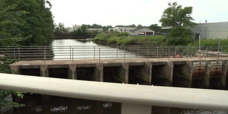Body discovered Sunday in West River, officials wait for autopsy results to identify