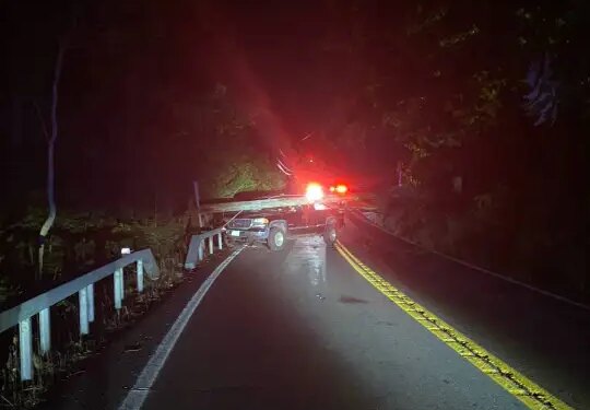Car crash into pole closes part of Route 77 in Guilford