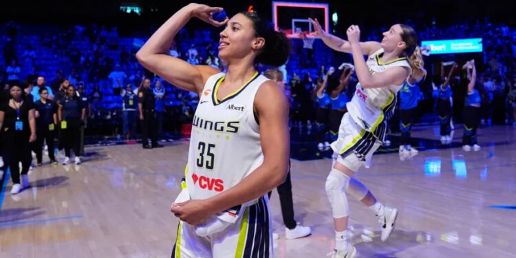 Dallas Wings' Azzi Fudd set for season-ending knee surgery, to return to Connecticut for procedure
