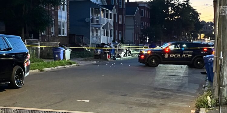 Homicide investigation underway in Hartford: police