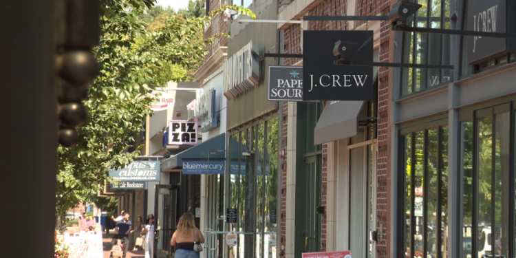 Shoppers take advantage of Connecticut Sales Tax Free Week