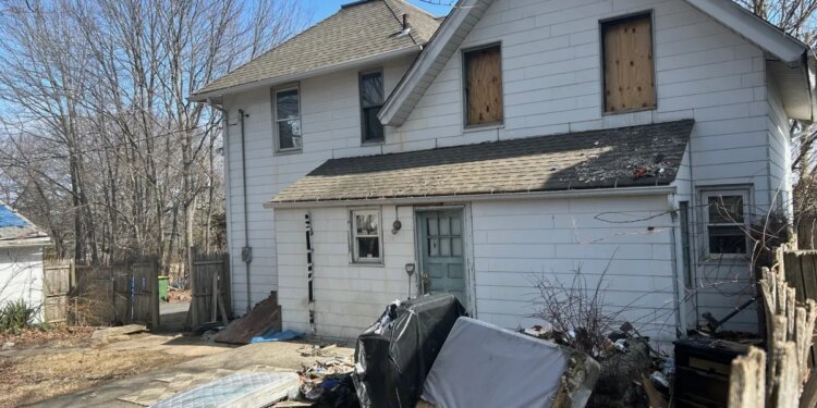 Waterbury house at center of captivity case approved for sale
